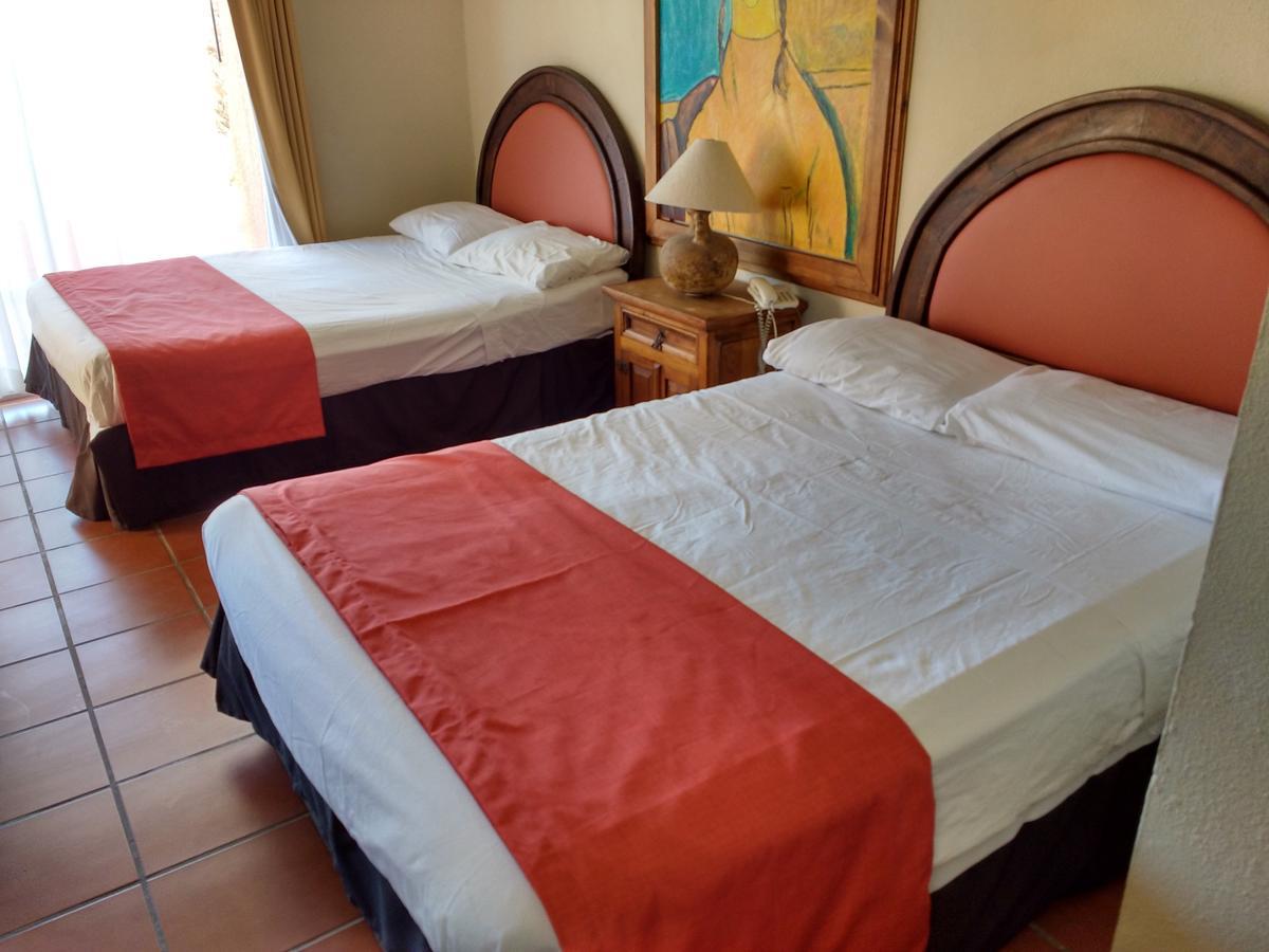 Club Cantamar Beach Hotel & Marina La Paz Bagian luar foto