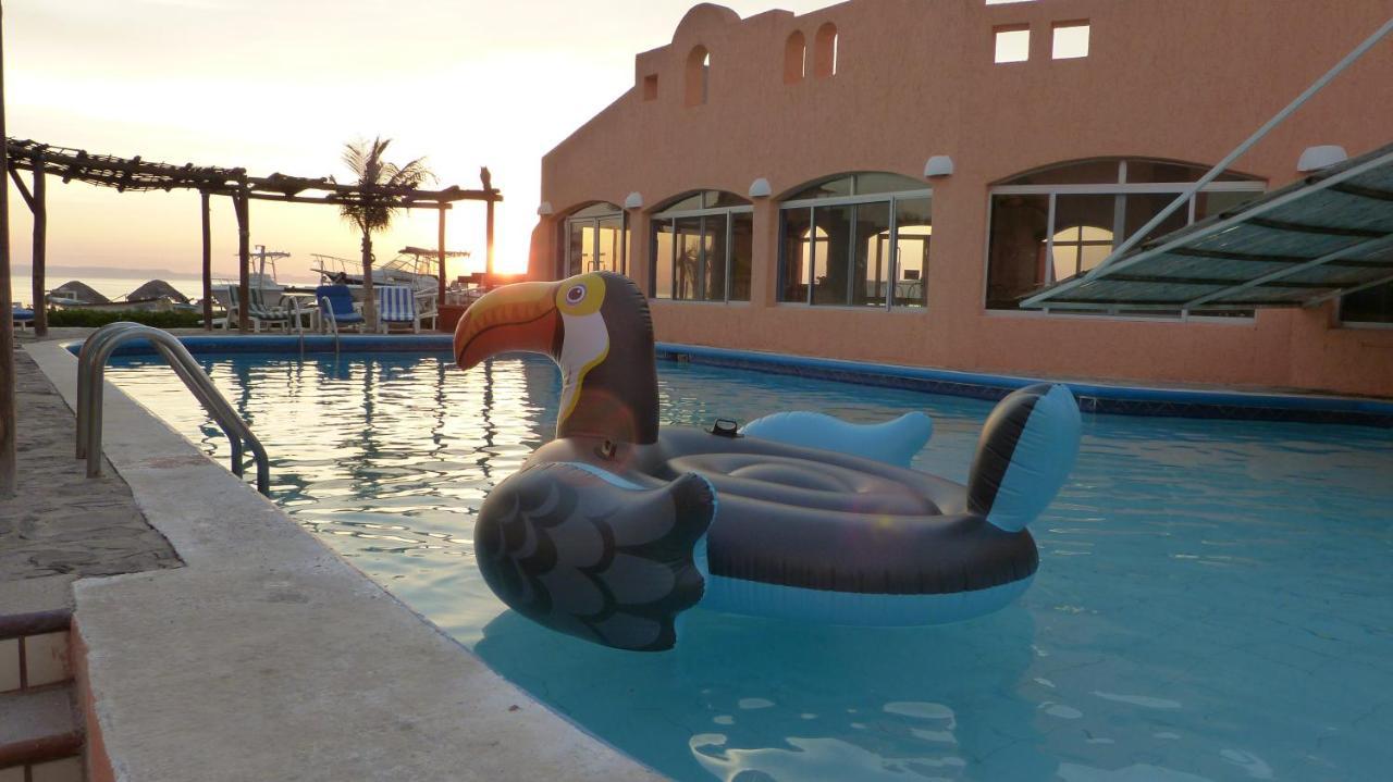 Club Cantamar Beach Hotel & Marina La Paz Bagian luar foto